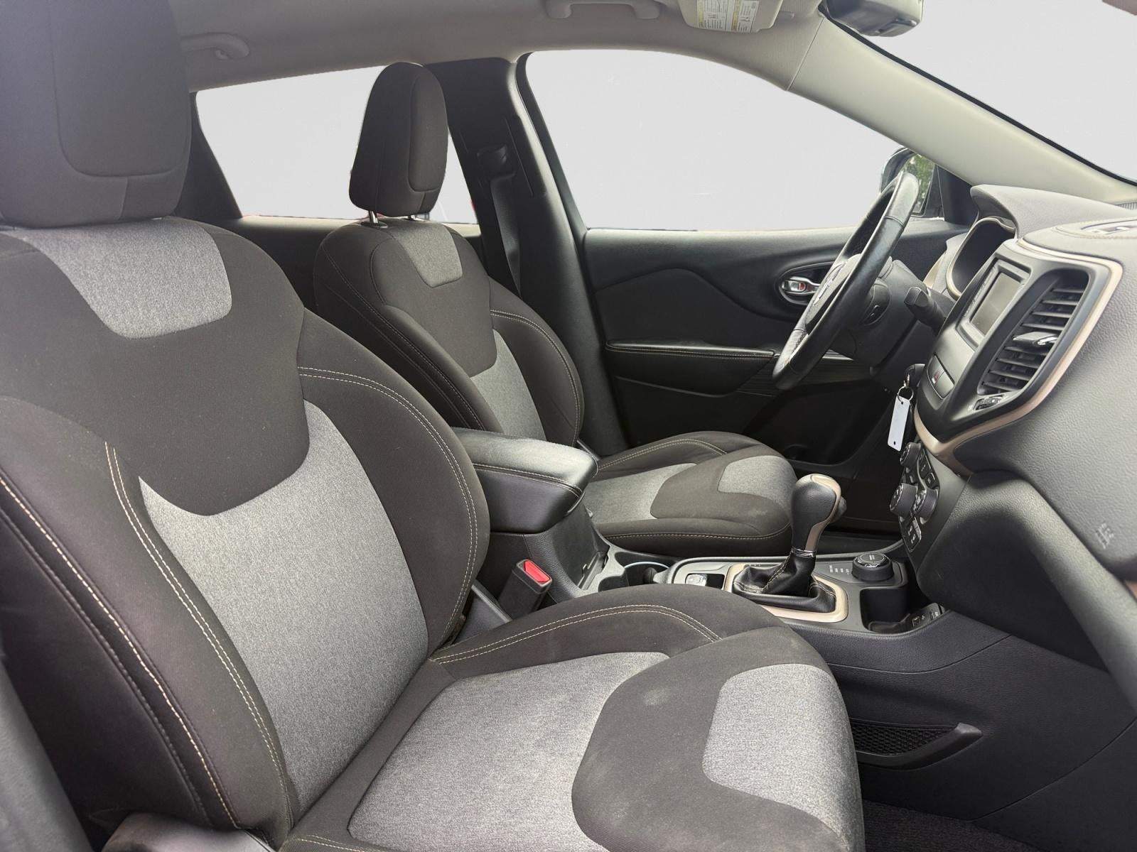 2016 Jeep Cherokee Altitude