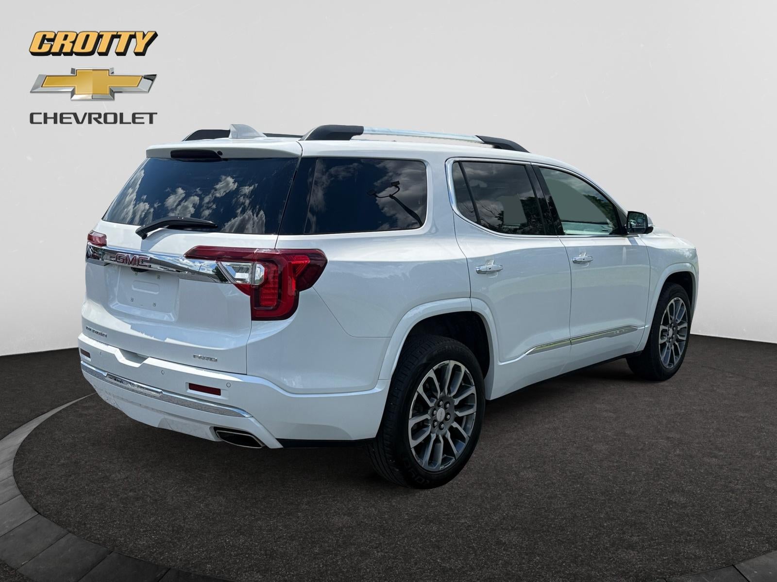 2022 GMC Acadia Denali