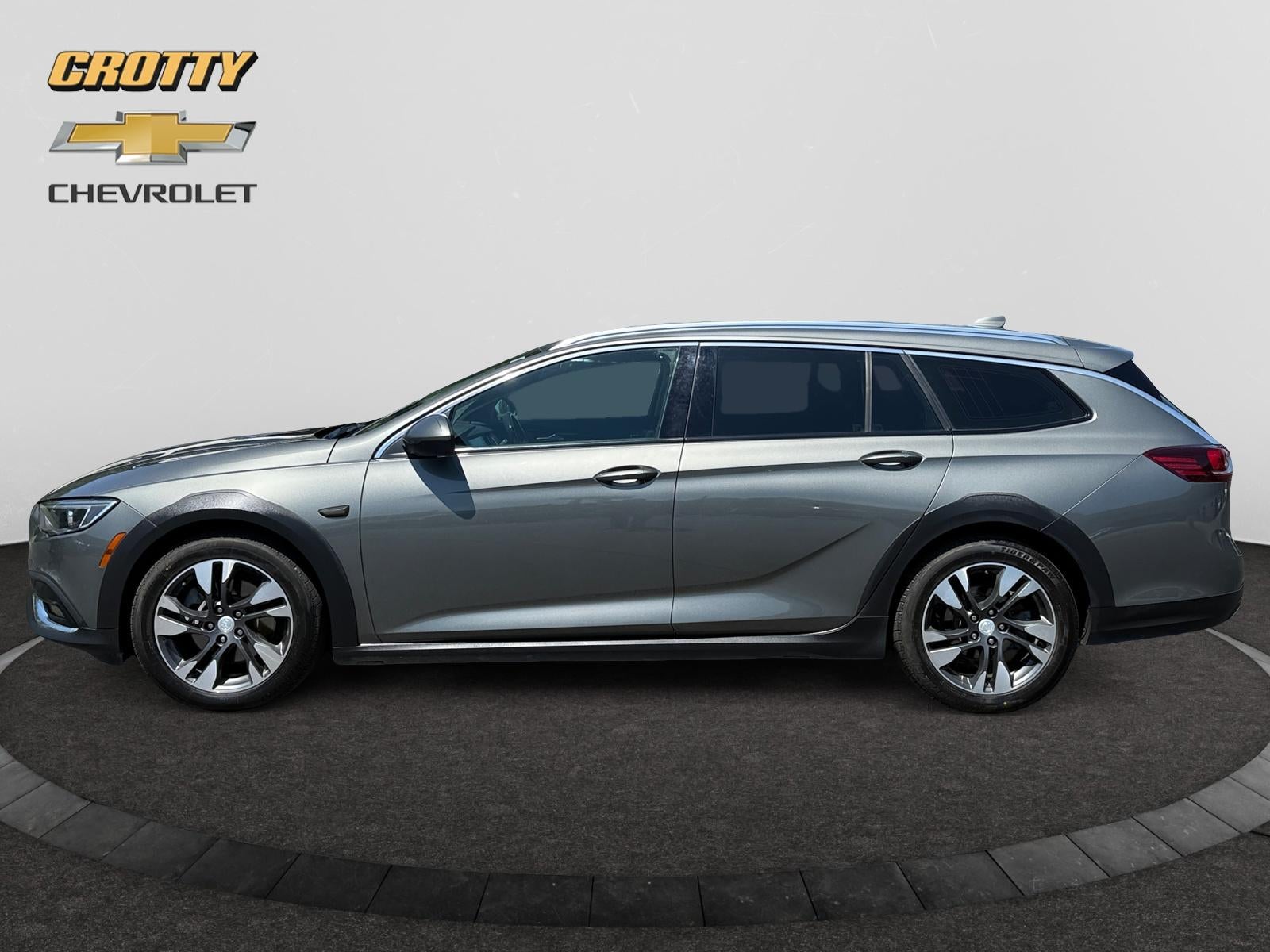 2018 Buick Regal TourX Essence